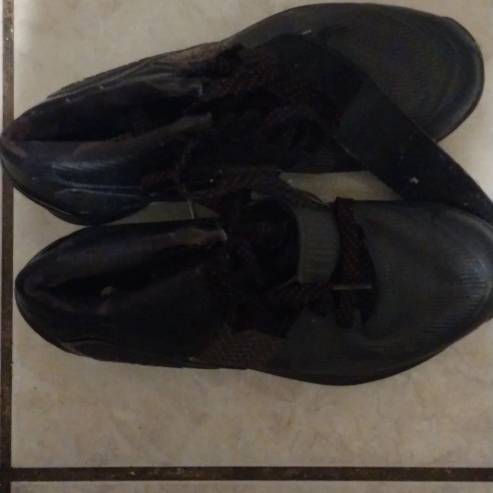 COPY - Reebok - Picture 2 of 4